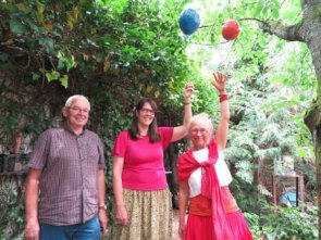 Monika Clever (re.) mit Susanne Fuß und Werner Siebigteroth. (Foto: Gemeinde Wachtberg/mm)