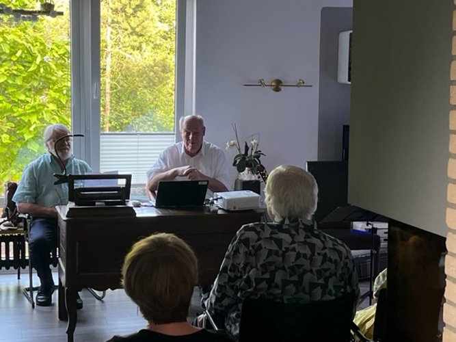 Künstlerisches und Lyrisches rund ums Rheinland mit dem Verein Kunstgeflecht e.V. in der Kanzlei Kobler. (Foto: Kobler)