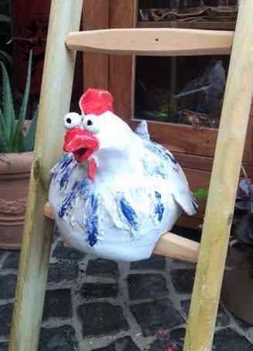 Ernst Doll – Huhn (Keramik). (Foto: Ernst Doll)