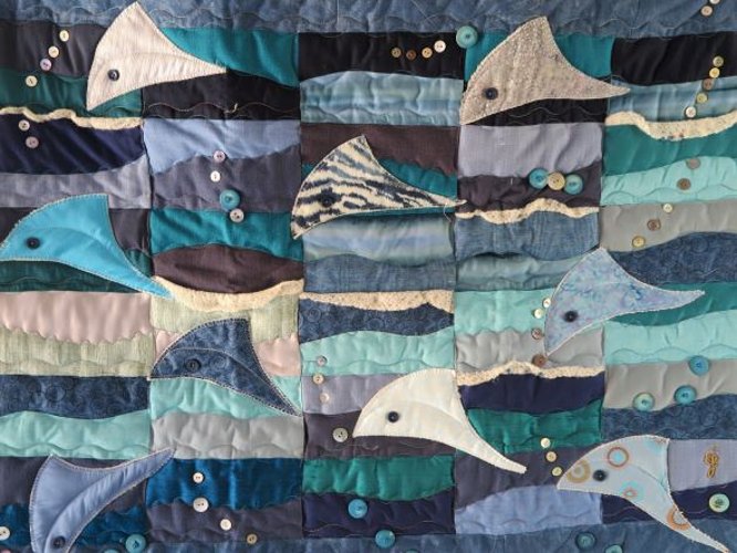 Schöner Quilt in Blau-Tönen von Geertje Theis. (Foto: Gemeinde Wachtberg/mm)