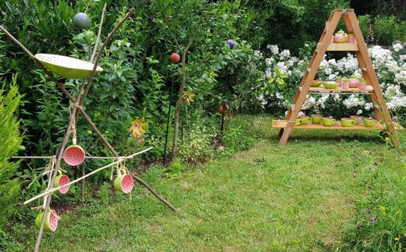 Gepunktet… Ton-Geschirr von Bianca Hüllen. (Foto: Gemeinde Wachtberg/mf)