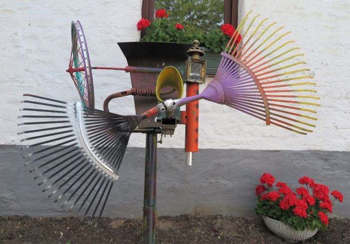 Installation „FliWaTüt“ von Mito - Michael Thomas. (Foto: Gemeinde Wachtberg/mm)