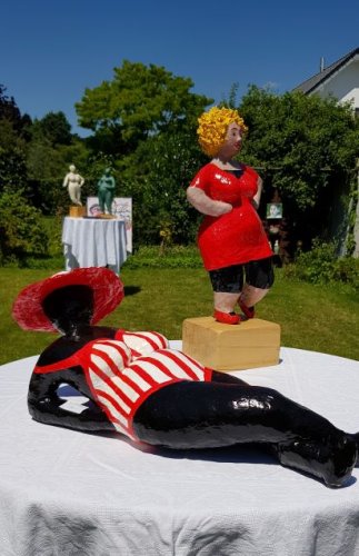 Nana – im Badeanzug - von Regine Reinelt. (Foto: Gemeinde Wachtberg/mf)