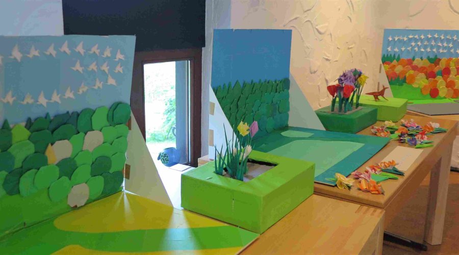 Frühling und Sommer – als Origami-Kunst. (Foto: Gemeinde Wachtberg/mm) 