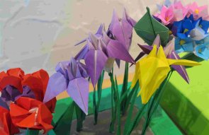 Blumen – als Origami-Kunst. (Foto: Gemeinde Wachtberg/mm)