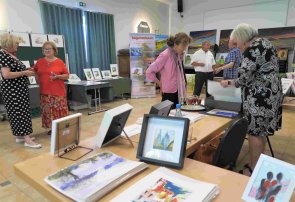 Kunstkreis-Ausstellung im Pössemer Treff in Werthhoven. (Foto: Gemeinde Wachtberg/mm)