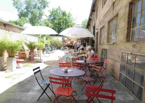 Werkstatt 14... Biergarten-Feeling im Hof. (Foto: Gemeinde Wachtberg/mm)