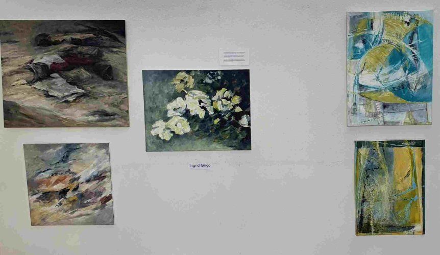 Atelier 18/80: Kunst von Ingrid Grigo (li.) und Claudia Becher (re.). (Foto: Gemeinde Wachtberg/mf)