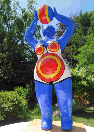 Rund & bunt: Nana-Figur von Regine Reinelt. (Foto: Gemeinde Wachtberg/mm)