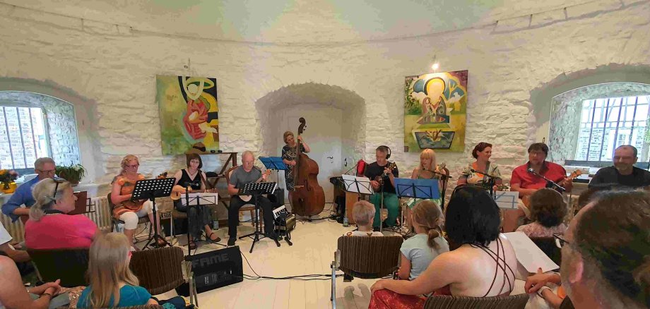 Uke Box – Ukulele-Konzert im Villiper Mühlenturm. (Foto: Gemeinde Wachtberg/mf)