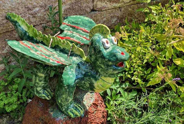 Kleiner Drache mit beweglichen Flügeln von Renate Zgaga. (Foto: Gemeinde Wachtberg/mf)