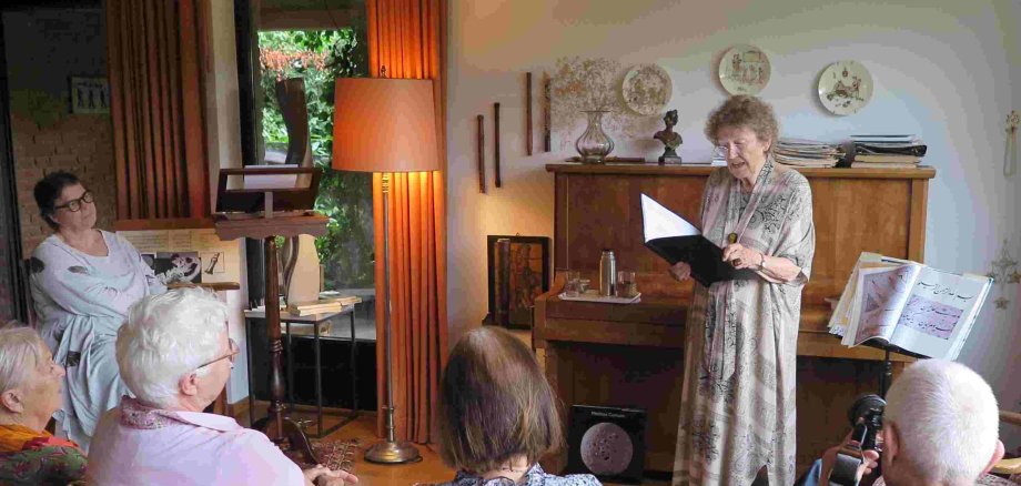 Lesung „Metamorphosen“ von und mit Ursula Contzen. (Foto: Gemeinde Wachtberg/mm) 