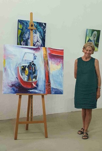 Monique Jacquemin bot u.a. ihr Bild „Fischer“ in der Auktion an. (Foto: Gemeinde Wachtberg/mf)