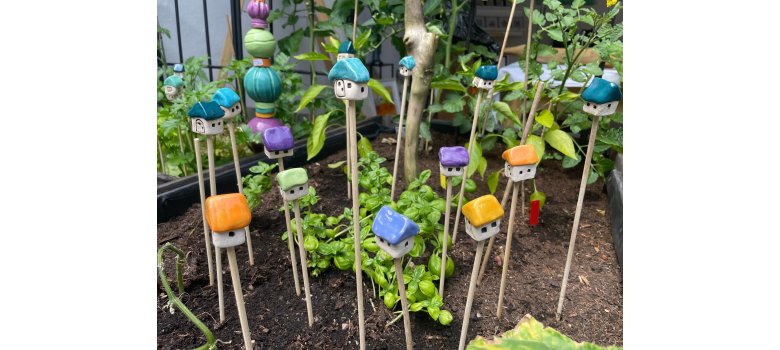 Mini-Häuschen im Beet von Ute Krueger Mini-Häuschen im Beet von Ute Krueger