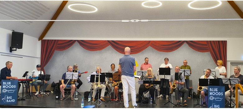 Die Blue Moods Big Band mit Leiter Gerhard Halene Die Blue Moods Big Band mit Leiter Gerhard Halene