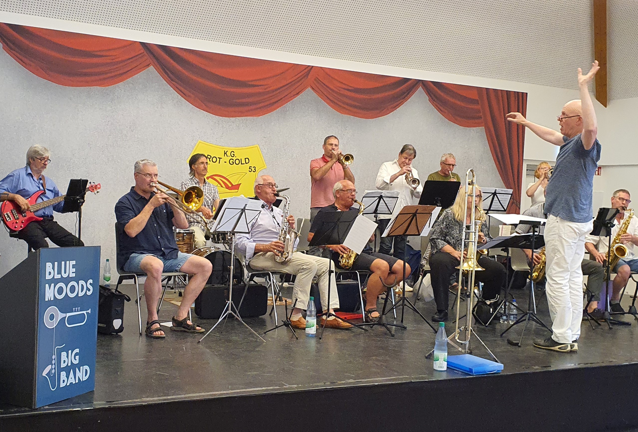 Blue Moods Big Band – Leiter Gerhard Halene in Aktion