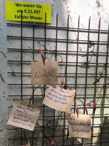 Monika Clever fragte: „Wo waren Sie am 09.11.1989? Erste Antworten gab’s auch schon Monika Clever fragte: „Wo waren Sie am 09.11.1989? Erste Antworten gab’s auch schon