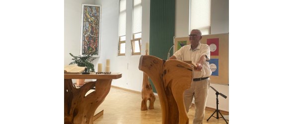 Udo Eschenbach amüsierte erneut mit seinen Gedichten und Kurzgeschichten Udo Eschenbach amüsierte erneut mit seinen Gedichten und Kurzgeschichten