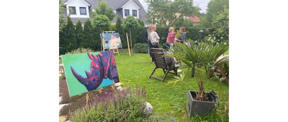 Ausstellung mit Malerei und Fotografie in Annika Kellerbachs Garten Ausstellung mit Malerei und Fotografie in Annika Kellerbachs Garten
