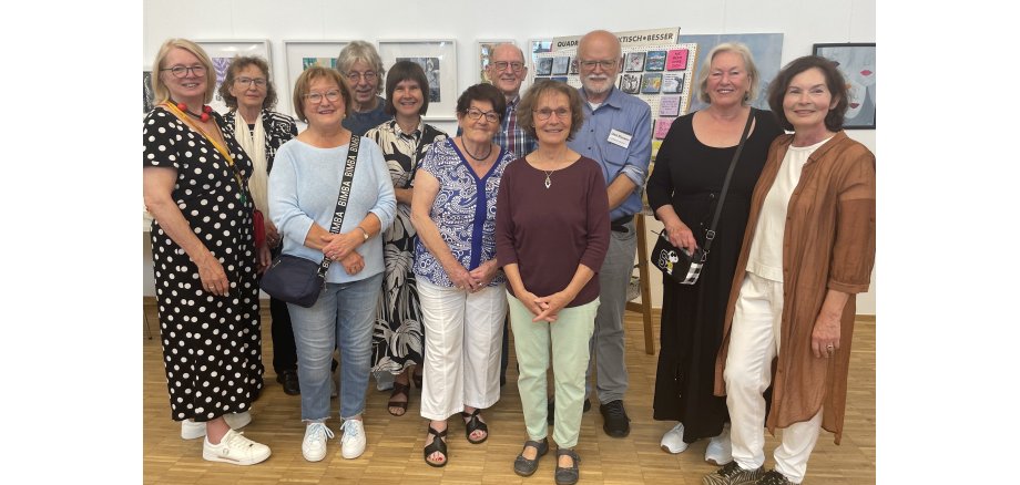 Gruppenfoto mit allen Künstlerinnen und Künstlern Gruppenfoto mit allen Künstlerinnen und Künstlern