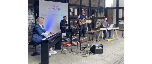 Die Schülerband von Marios Musikschule Die Schülerband von Marios Musikschule