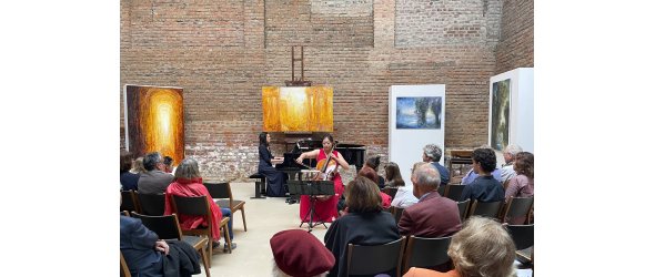 Gabriela Pullen (Klavier) und Hyewon Lee-Scholl (Cello) begeisterten mit ihrer „Musikalischen Reise durch Spanien“ das Publikum Gabriela Pullen (Klavier) und Hyewon Lee-Scholl (Cello) begeisterten mit ihrer „Musikalischen Reise durch Spanien“ das Publikum