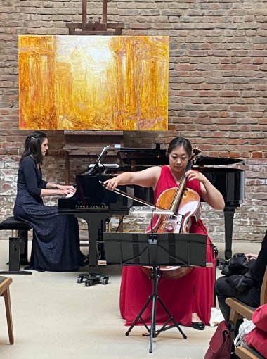 Gabriela Pullen am Klavier und Hyewon Lee-Scholl am Cello Gabriela Pullen am Klavier und Hyewon Lee-Scholl am Cello