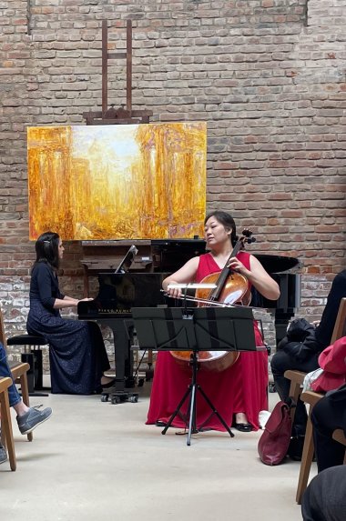 Gabriela Pullen am Klavier und Hyewon Lee-Scholl am Cello Gabriela Pullen am Klavier und Hyewon Lee-Scholl am Cello