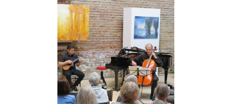Bach u. Bossa Nova: „Präludium“ aus Bachs Cellosuite in G-Dur mit Cruz Marín Rosas (Cuatro) und Bernhard Zapp (Violoncello)