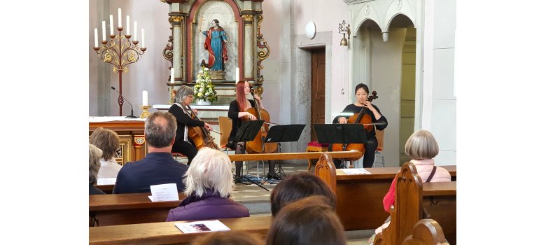 Trio Varaon mit drei Celli Trio Varaon mit drei Celli