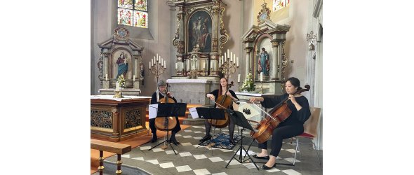 Trio Varaon mit den Cellistinnen (v.l.) Eva Walcher, Mara Scholl und Hyewon Lee-Scholl Trio Varaon mit den Cellistinnen (v.l.) Eva Walcher, Mara Scholl und Hyewon Lee-Scholl