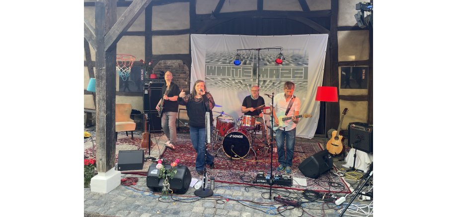 Indie-Rock von der Popband White-Maze Indie-Rock von der Popband White-Maze