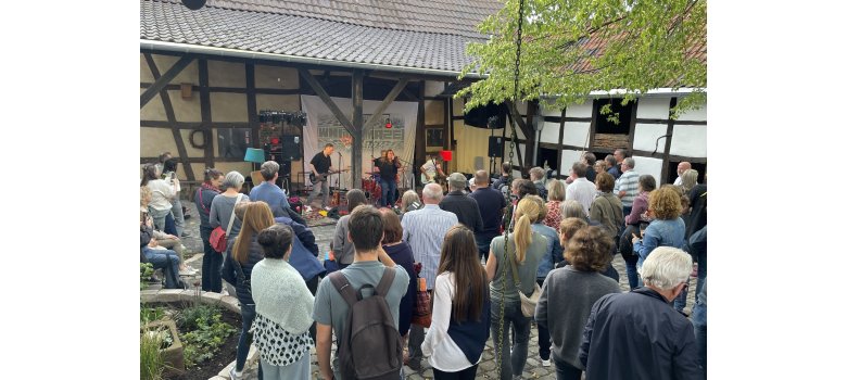 Buntes Treiben auf dem Küper-Reber-Hof Buntes Treiben auf dem Küper-Reber-Hof