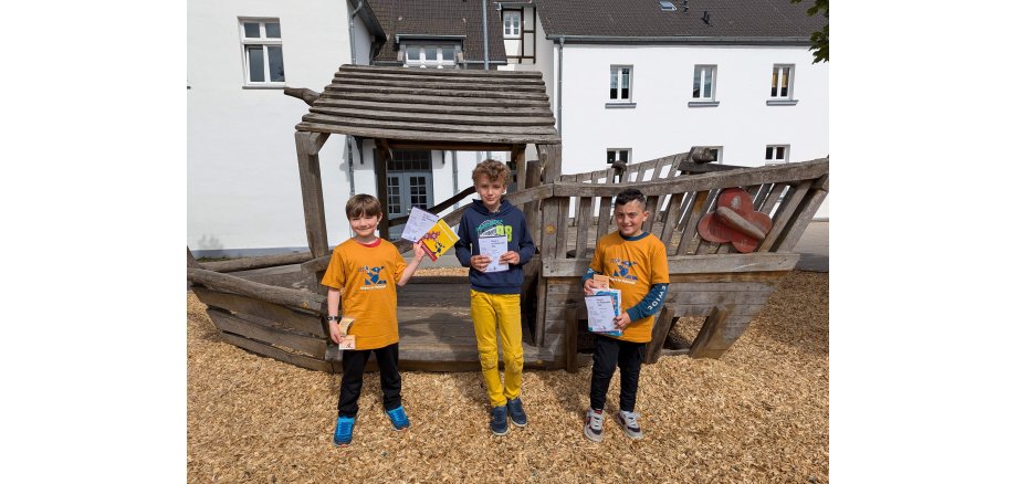 KGS Villip - die drei Gewinner des Känguru-Wettbewerbs KGS Villip - Gruppenfoto der drei Gewinner des Känguru-Wettbewerbs
