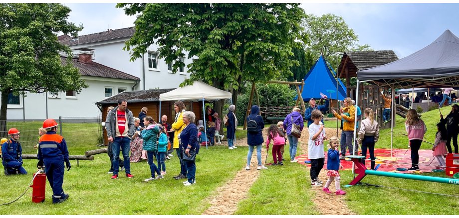 Sommer- und Familienfest in der KiTa Maulwurfshügel Sommer- und Familienfest in der KiTa Maulwurfshügel
