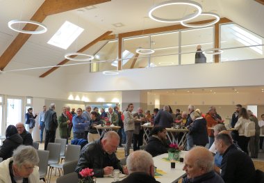 Henseler Hof – die Freude über die Wiederinbetriebnahme war bei den Gästen groß. (Foto: Gemeinde Wachtberg/mm) Henseler Hof – die Freude über die Wiederinbetriebnahme war bei den Gästen groß. (Foto: Gemeinde Wachtberg/mm)